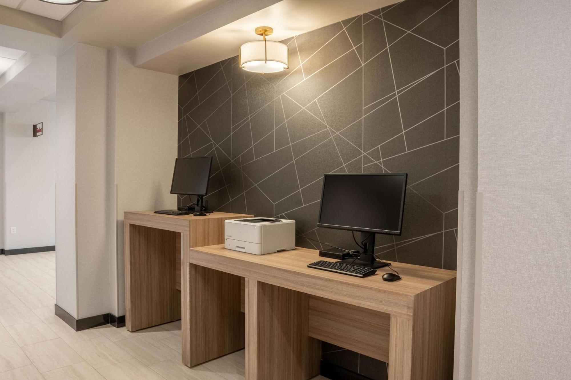 Drury Plaza Hotel Колидж Стейшън Екстериор снимка
