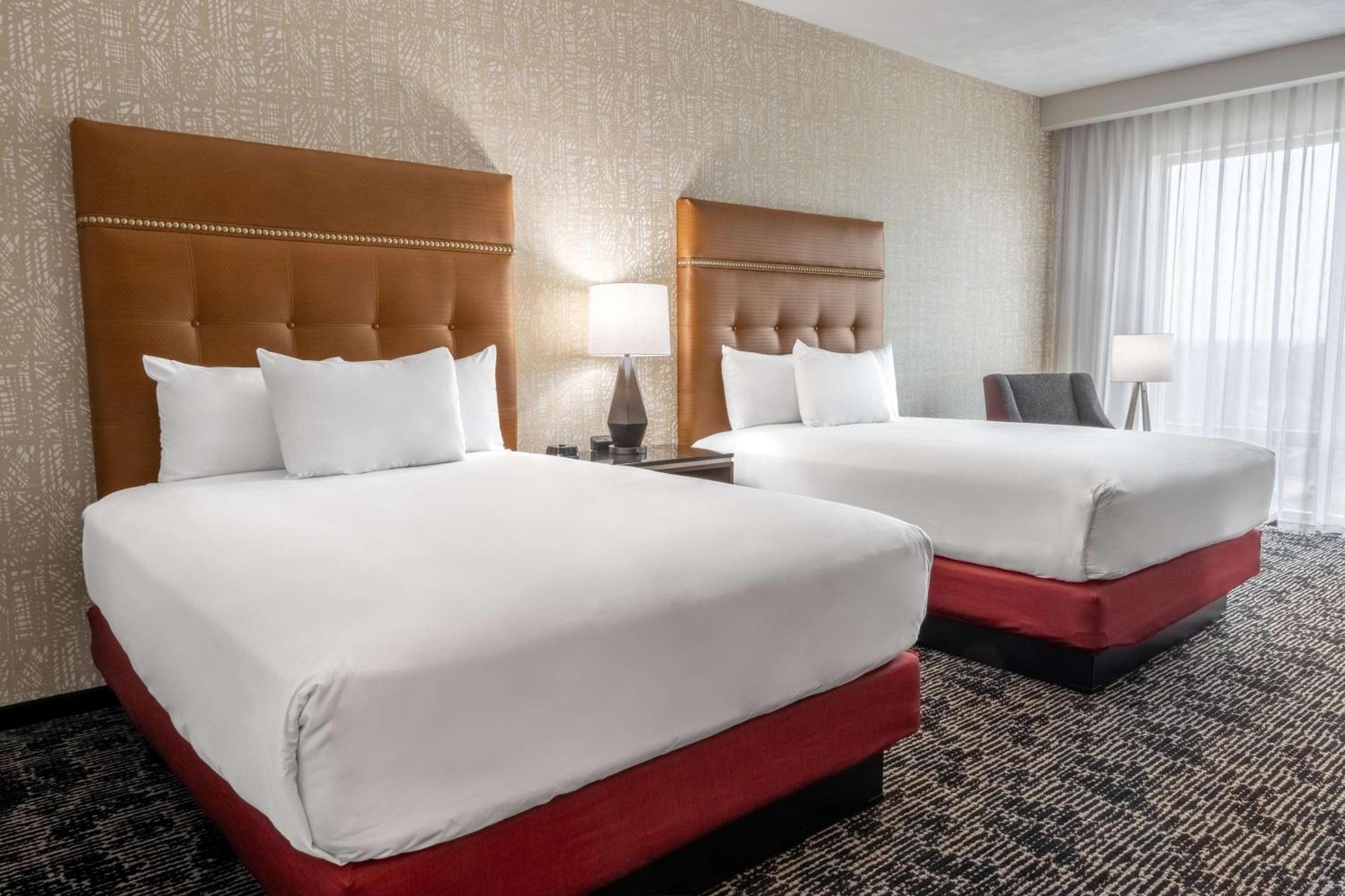 Drury Plaza Hotel Колидж Стейшън Екстериор снимка